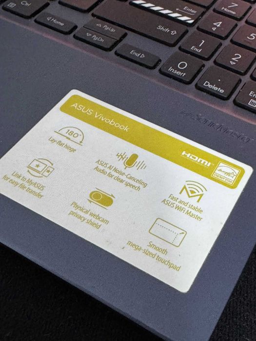 Laptop ASUS VivoBook AMD Ryzen 5 5600H 8GB, 1Tb SSD, AMD Radeon OLED