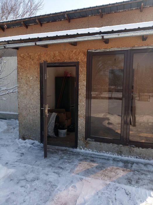 Участок с времянкой
