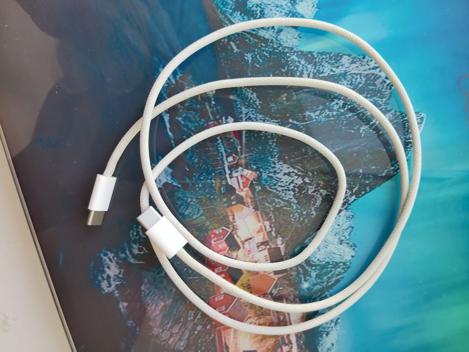 Продам шнур USB Type-C от Айфон (iPhone 16 pro max)