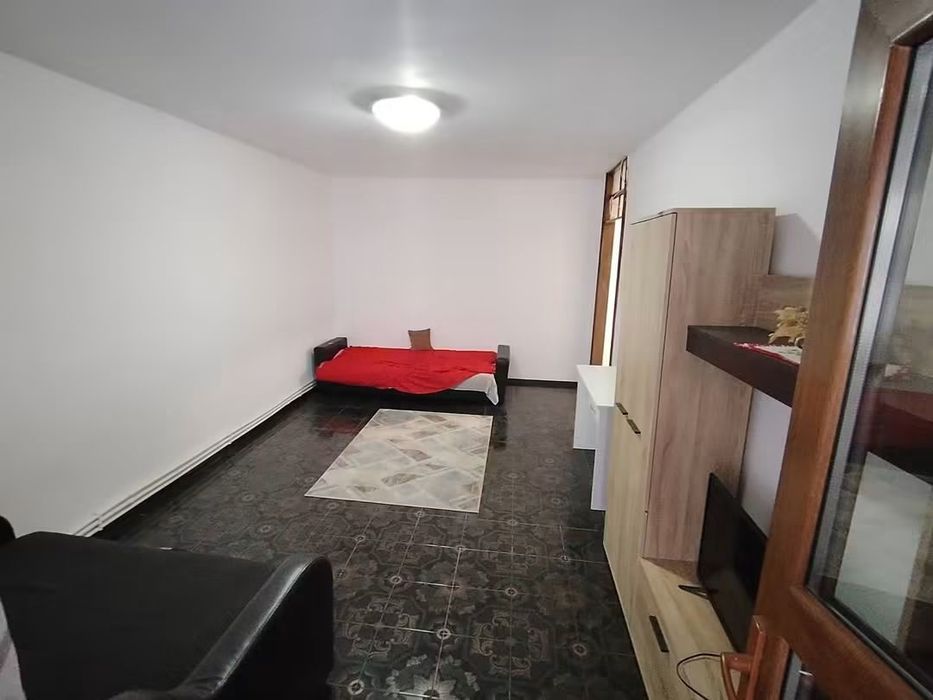 Apartament 3 camere, et. 2, str. Babadag
