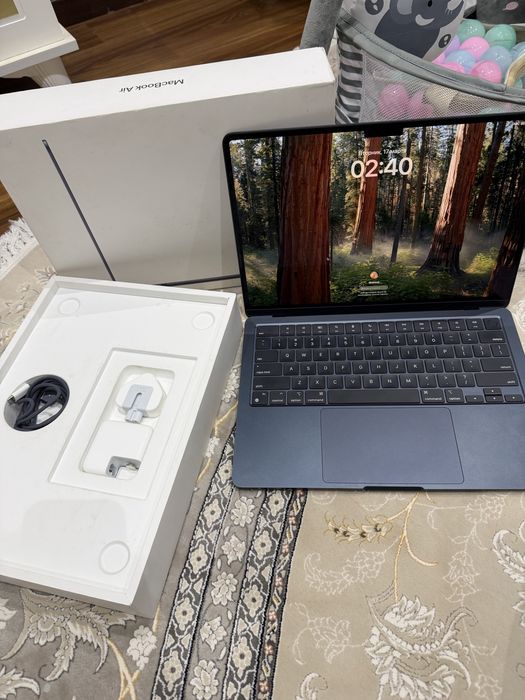 MacBook Air with Apple M2 chip 16/256