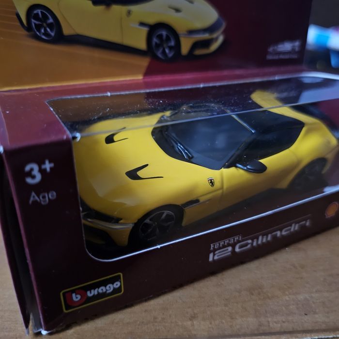 1:43 Ferarry 12cCilind Sgell.ry