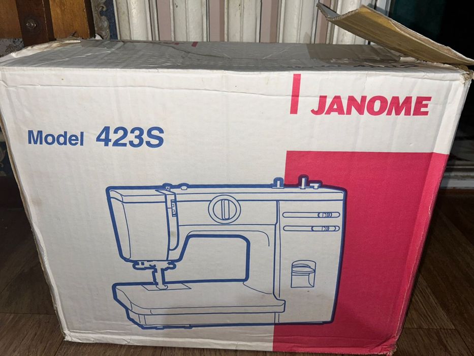 Швейная машина Janome