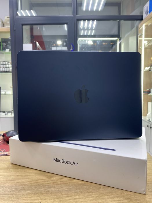 MacBook m2  256gb  (p25)