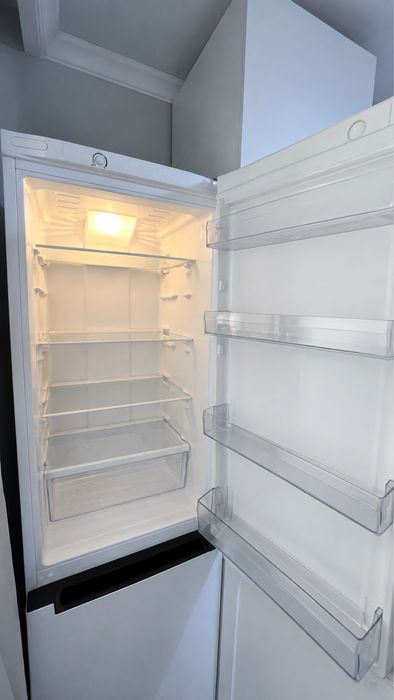 Холодильник Indesit в отличном состоянии