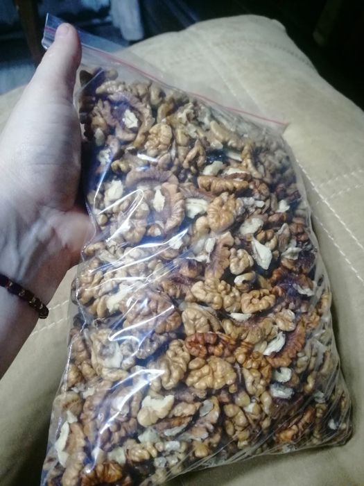 Продам грецкий орех очищенный.