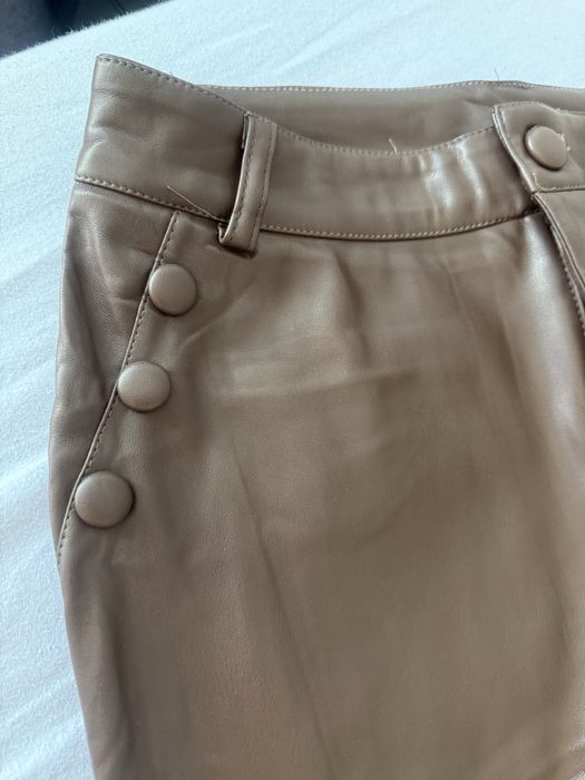 Сет от Жилетка и пола плисе С размер, и кожен панталон