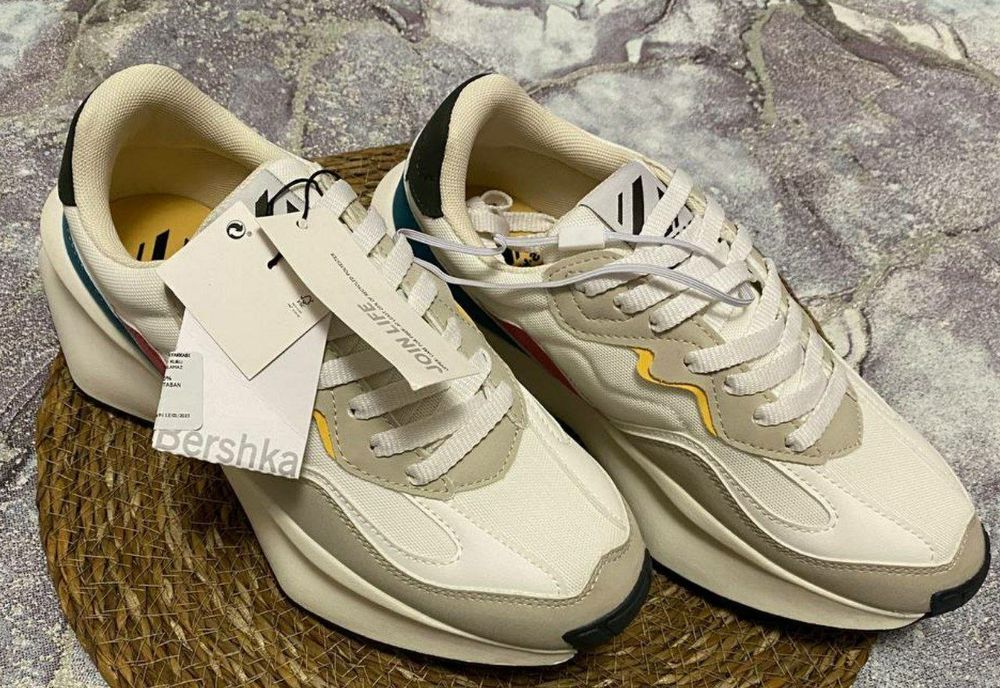 Кроссовки Bershka