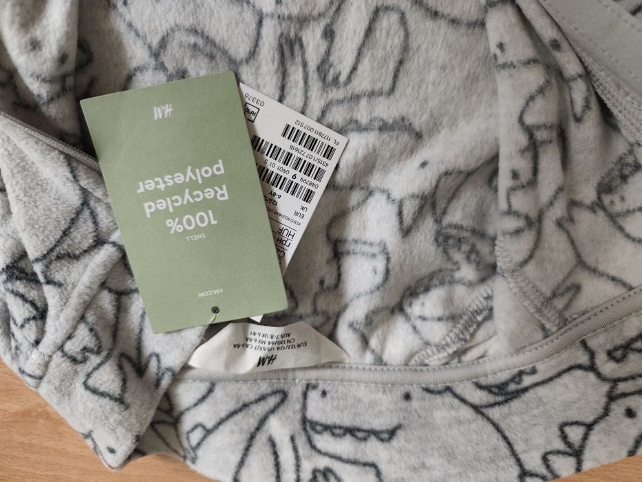 Нови  пролетни дрехи за момче, размер 7-8 години- дънки, пижами, блузи