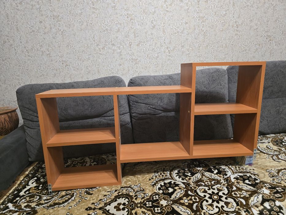 Книжная полка настенная