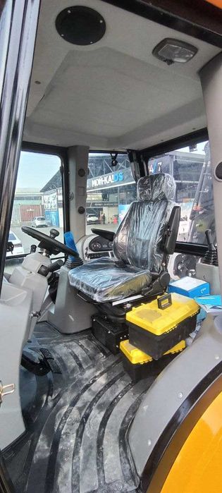 Экскаватор погрузчик VIAMAR