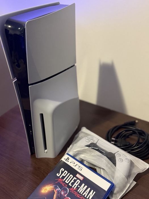 Play Station 5 varianta cu Disk 1 TB  plus Spider Man