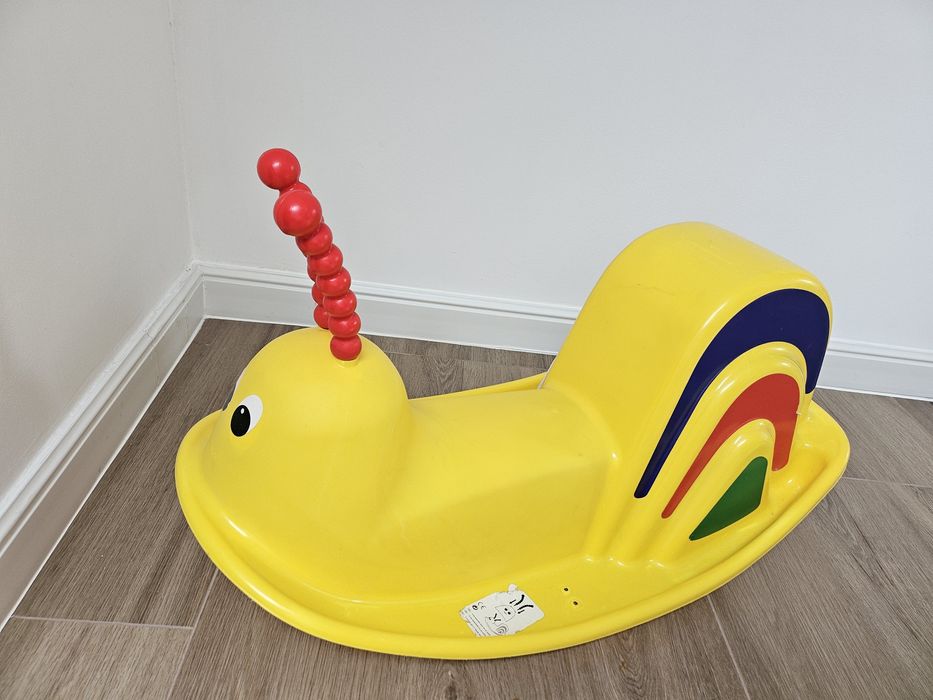 Balansoar tip melc pentru copii