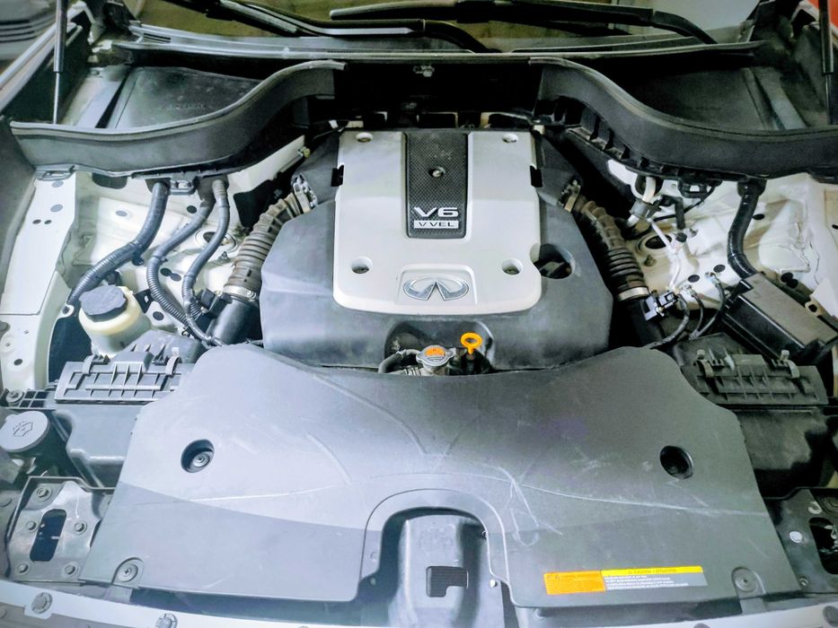 Infiniti QX70 3.7 AWD