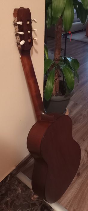 Vând chitara clasica