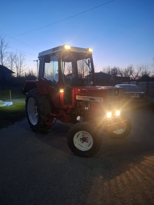 Tractor Case International 745XL