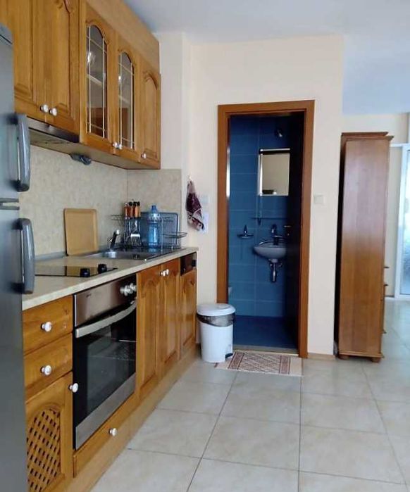 Дава се под наем Тристаен апартамент в Бургас, Център - 100 кв.м за 350 € - Снимка #4