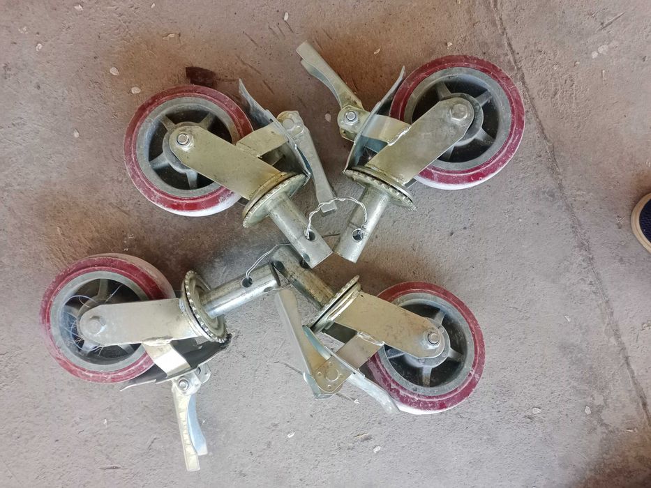 Продам надежные колеса для строительных лесов со стопорным механизмом