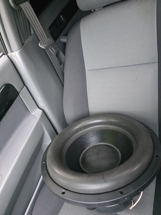Сабвуфер для машины