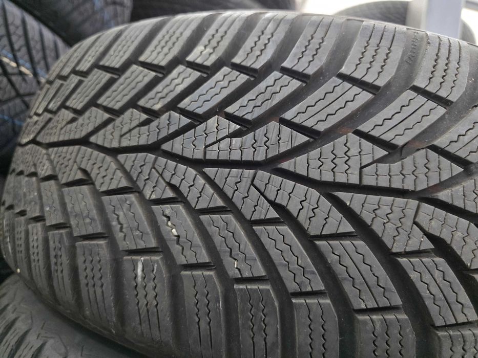 4бр Като нови зимни гуми 205 55 16 - Continental