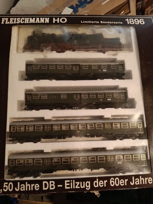 Locomotiva trenuleț AC fleischmann+ vagoane