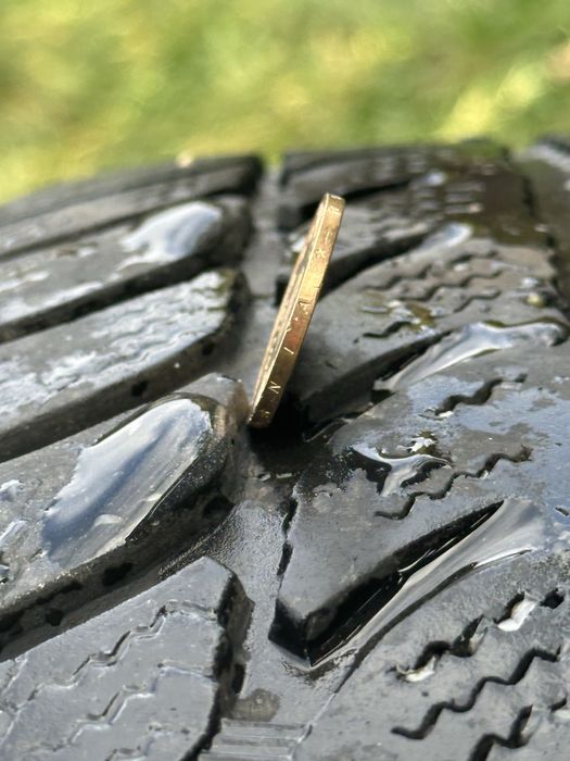 Vand cauciucuri cu tot cu janta