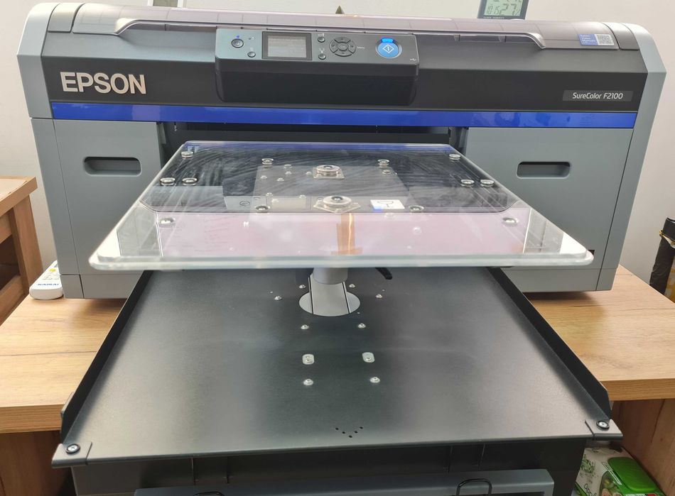 Epson SureColor F2100 за директен печат върху дрехи