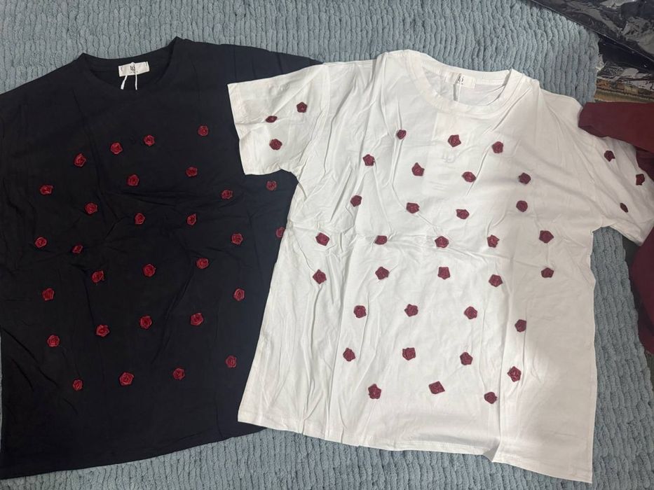 Женские модные футболки