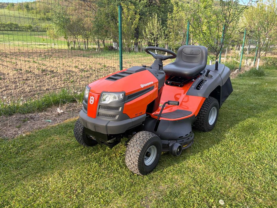 Tractoras Tuns Iarba/Gazon*Husqvarna*An 2022*