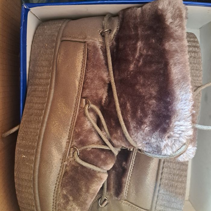 Ghete îmblănite de damă