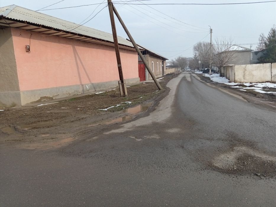 Uy sotiladi Jizzax shaxar zilol mahallasi A. Avloniy kochasi