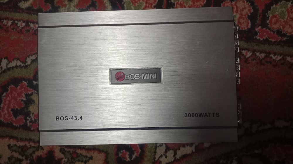 Сабвуфер, и усилитель на машину