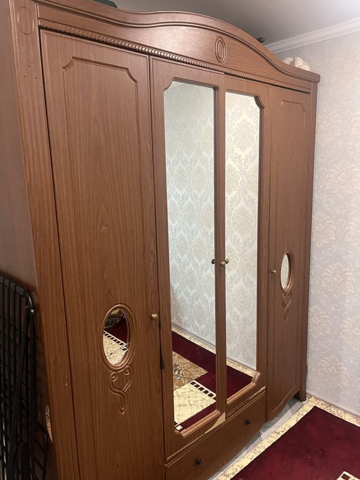 Спальный гарнитур