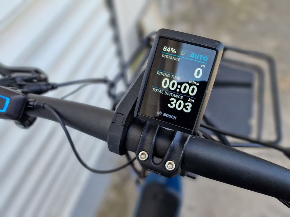 Продавам електрически велосипед Riese and Muller Multitinker Smart