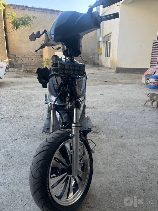 R2 italiy wasat 150kub benzinli chotki diskachalarda