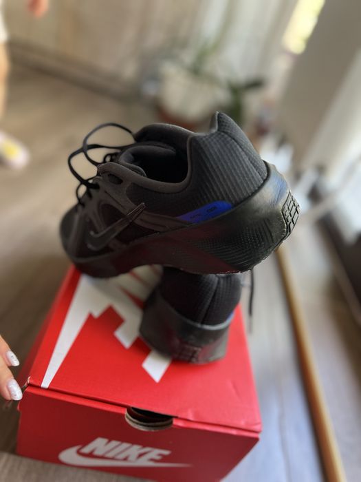 Маратонки Nike Metro Tech