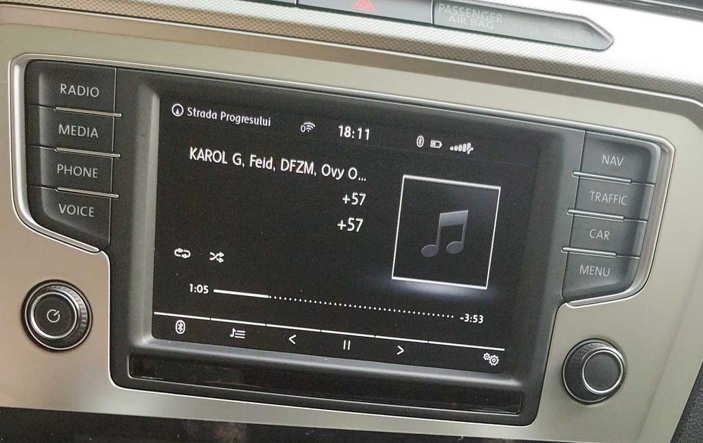 Display ecran navigație MIB 6.5 inch Passat B8 cu ramă, Golf 7, Tiguan