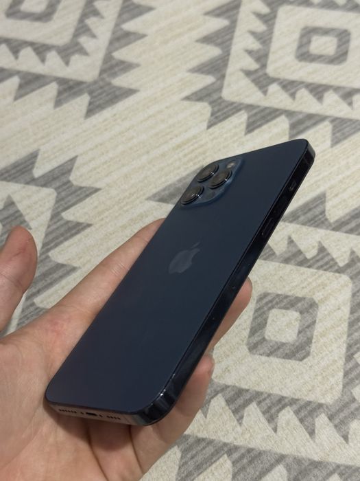 iPhone 12 Pro Max в хорошем состоянии