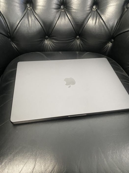 MacBook Pro M3 Pro 16-inch/ 512 Gb / Space Black / Cod produs: T24F