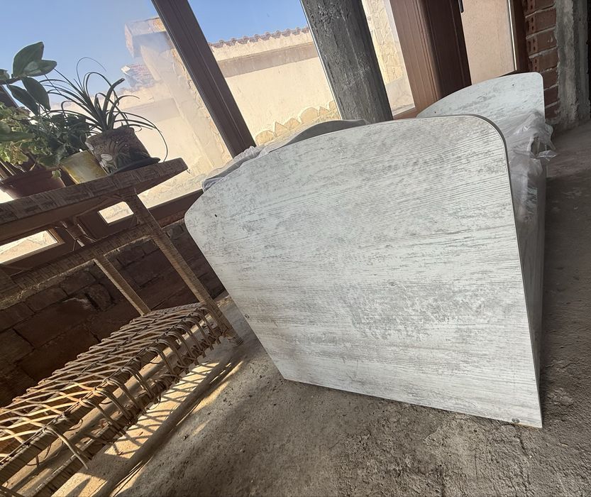 Детско бяло легло с две шкафчета и един скрин тип ракла с три чекмедже