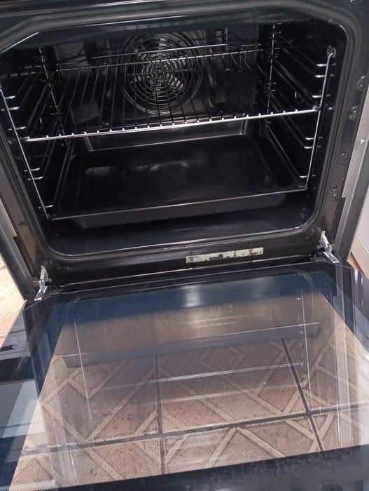 Иноксова свободно стояща печка с керамичен плот Gorenje 2 год.Гаранция