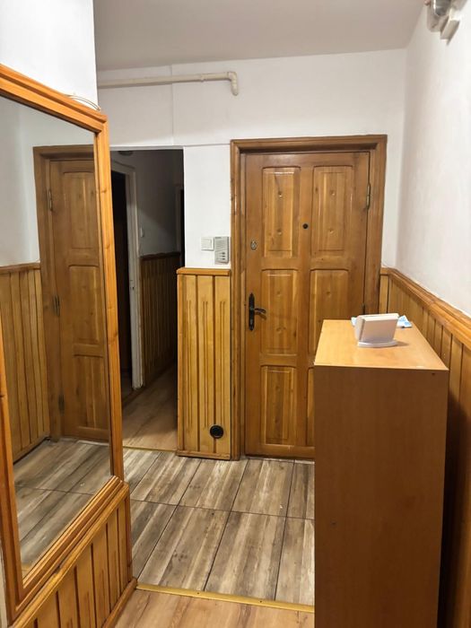 Închiriez apartament 3 cam. /  decomandat, zona Noua