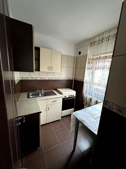 Vand garsoniera cf 1, strada 9 Mai, Tg-Jiu