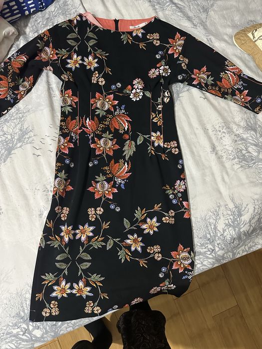 Продается платья, нарядные. Размер 48 .