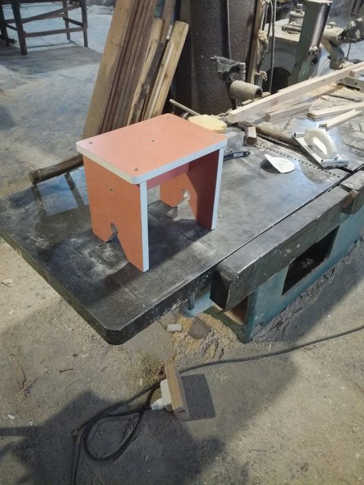 Продам стульчики маленькие