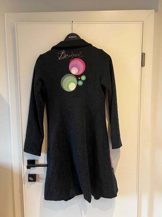 Продава се: яке Desigual