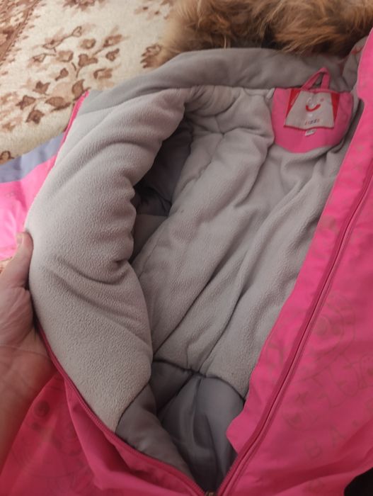 Продам куртку и комбенизон на девочку