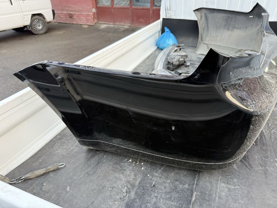 Jentra qora zadniy bufer