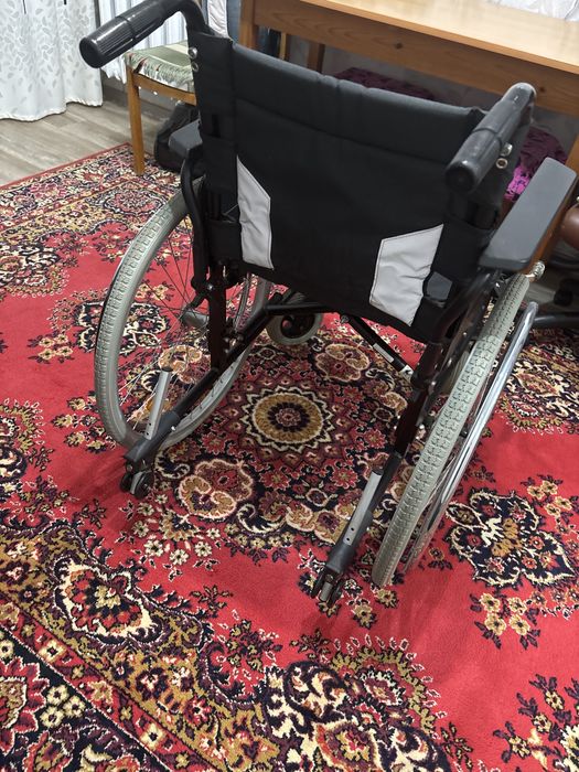Инвалидная коляска