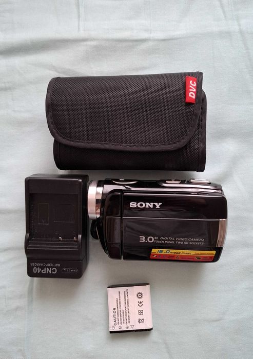 Продам видеокамеру SONY